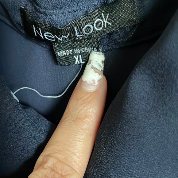 Nice high-low  navy blue top,it’s very light weight. - Picture 3 of 4